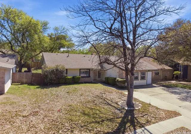 Photo 3 of Single family home for sale at 5722 Misty Glen, San Antonio, TX 78247 | MLS# 1951664 | Listing updated on 2026-05-04