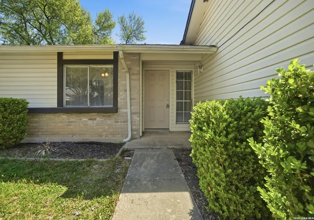 Photo 4 of Single family home for sale at 5722 Misty Glen, San Antonio, TX 78247 | MLS# 1951664 | Listing updated on 2026-05-04