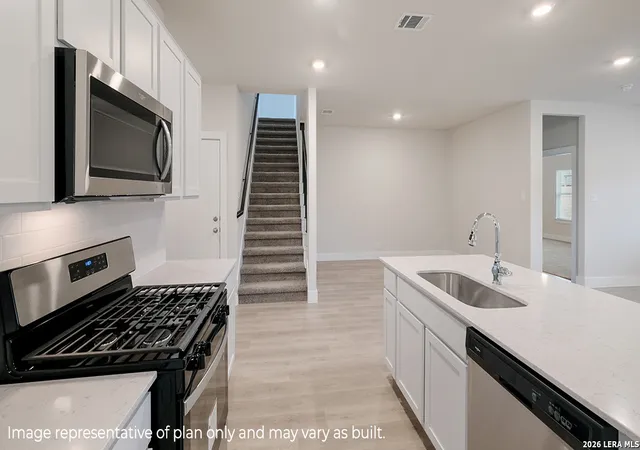 Photo 4 of Sale Pending at 20817 Stonework Spur, San Antonio, TX 78266 | MLS# 1951736 | Listing updated on 2026-04-27