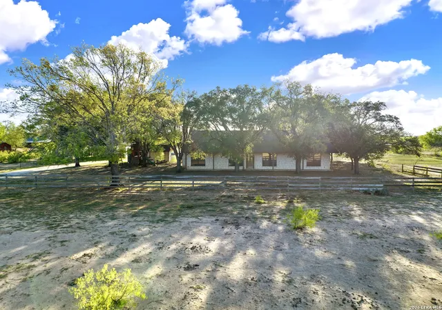 3rd image of 386 County Road 763, Devine, TX 78016 | MLS# 1951830