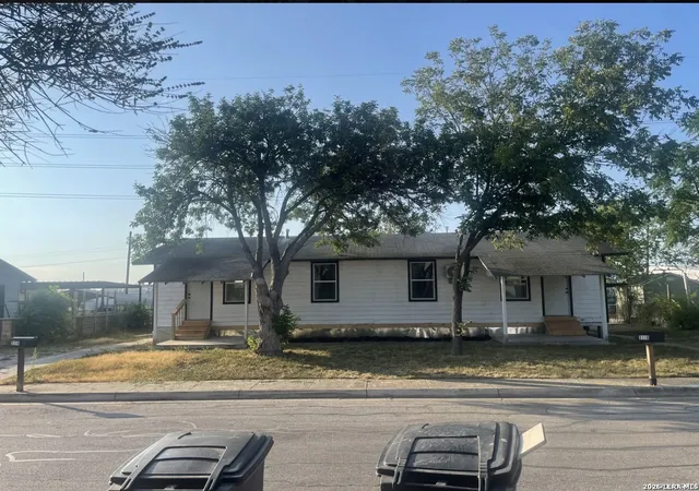 Photo 1 of Multi family home for sale at 3114 Saturn, San Antonio, TX 78226 | MLS# 1951842 | Listing updated on 2026-05-04