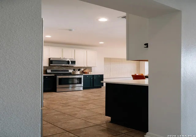 Photo 4 of Single family home for sale at 8202 Ruidosa Pass, Helotes, TX 78023 | MLS# 1951847 | Listing updated on 2026-05-20