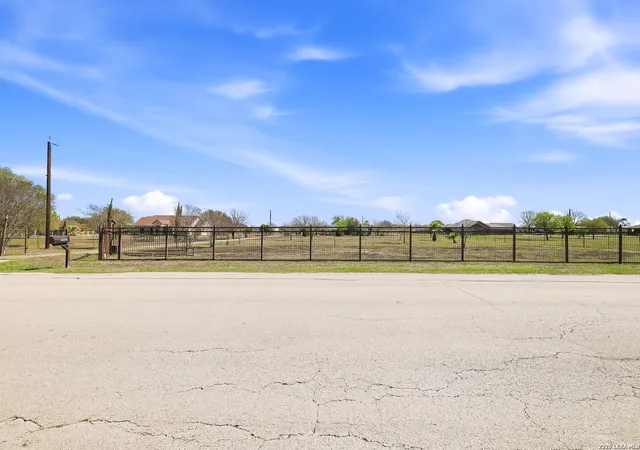 2nd image of 11421 Ware Seguin, Schertz, TX 78154 | MLS# 1951866