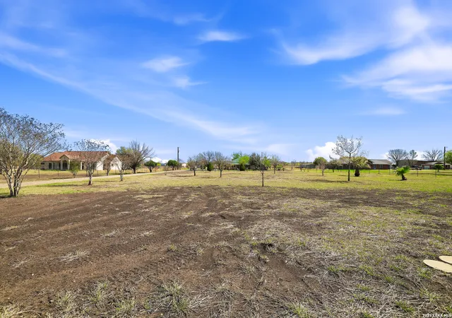 Photo 3 of Sale Pending at 11421 Ware Seguin, Schertz, TX 78154 | MLS# 1951866 | Listing updated on 2026-09-01
