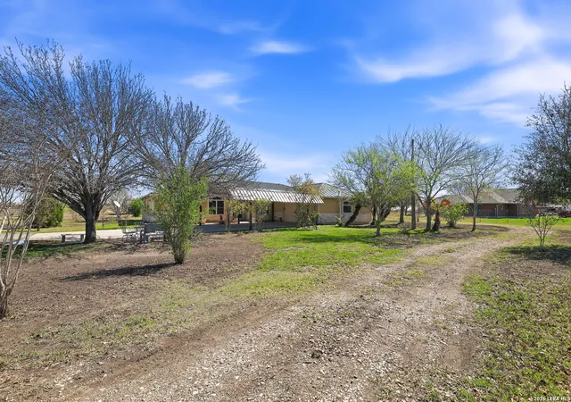 Photo 3 of Sale Pending at 11421 Ware Seguin, Schertz, TX 78154 | MLS# 1951866 | Listing updated on 2026-09-01