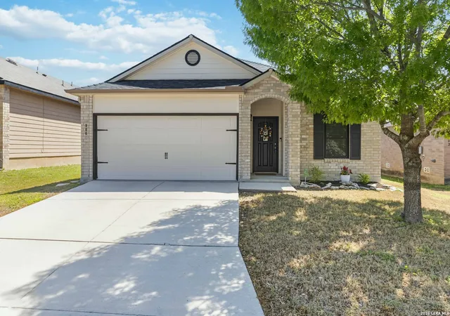 Photo 1 of Sale Pending at 906 Rustic Light, San Antonio, TX 78260 | MLS# 1951889 | Listing updated on 2026-04-29