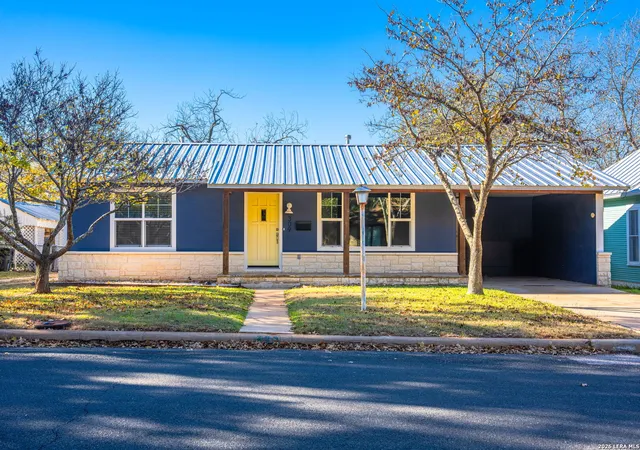 Photo 1 of Sale Pending at 309 W College St, Fredericksburg, TX 78624 | MLS# 1951890 | Listing updated on 2026-04-13