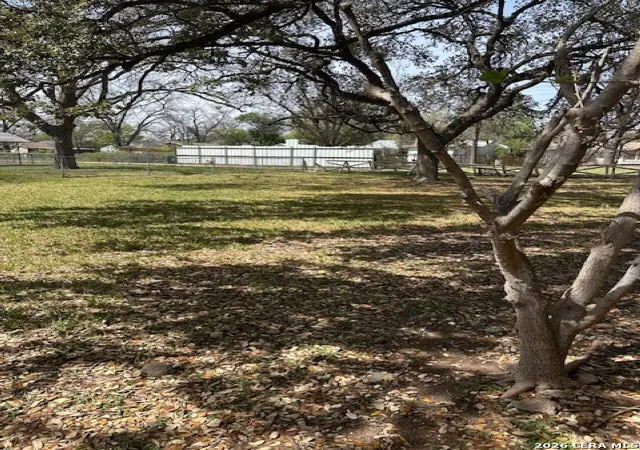 28th image of 844 Laurel, Uvalde, TX 78801 | MLS# 1951916