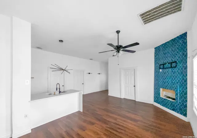 Photo 3 of Sale Pending at 223 Porter, San Antonio, TX 78210 | MLS# 1951921 | Listing updated on 2026-04-01