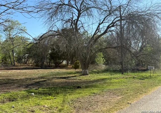 3rd image of 910 Chestnut, Jourdanton, TX 78026 | MLS# 1951922