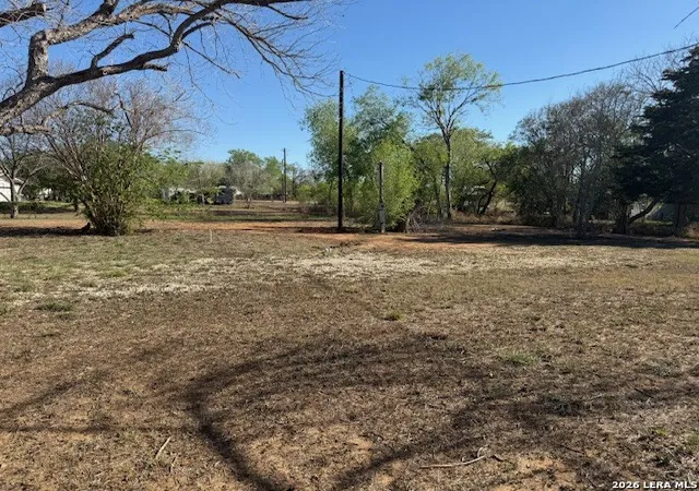 1st image of 910 Chestnut, Jourdanton, TX 78026 | MLS# 1951922