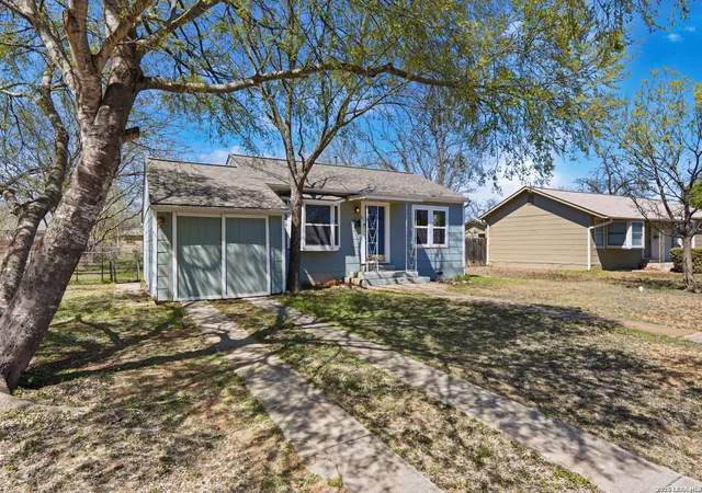 2nd image of 211 Brooks, Schertz, TX 78154 | MLS# 1951928