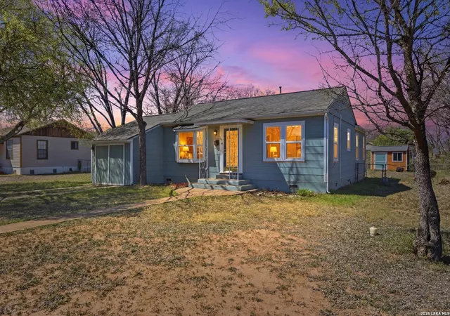 Photo 3 of Single family home for sale at 211 Brooks, Schertz, TX 78154 | MLS# 1951928 | Listing updated on 2026-07-25