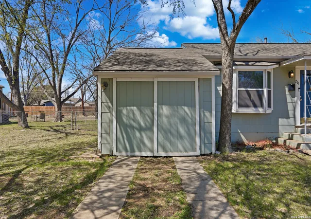 Photo 4 of Single family home for sale at 211 Brooks, Schertz, TX 78154 | MLS# 1951928 | Listing updated on 2026-07-25