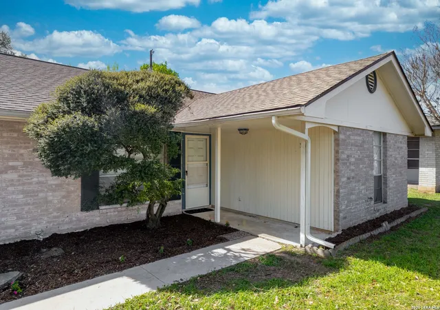 2nd image of 309/311 Briarwood, New Braunfels, TX 78130 | MLS# 1951930
