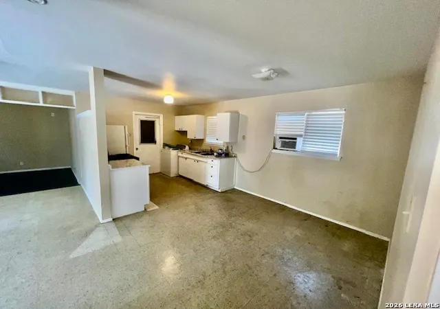 Photo 3 of Sale Pending at 325 W Lindbergh, Universal City, TX 78148 | MLS# 1951946 | Listing updated on 2026-04-03