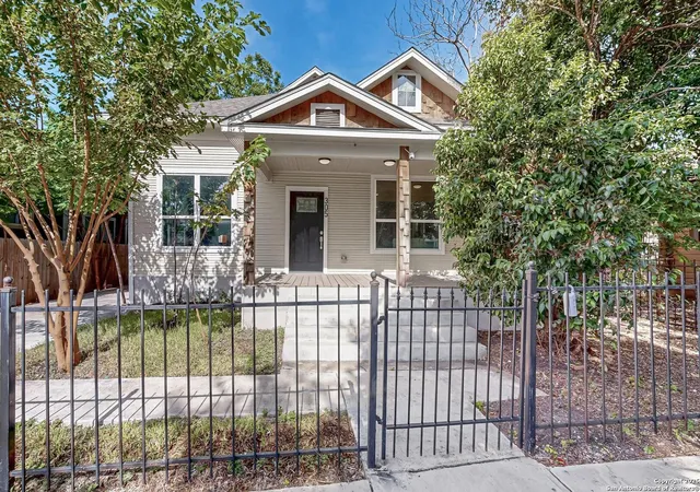 Photo 2 of Single family home for sale at 305 N Spruce, San Antonio, TX 78203 | MLS# 1951951 | Listing updated on 2026-06-24