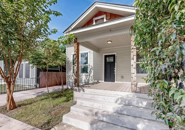 Photo 3 of Single family home for sale at 305 N Spruce, San Antonio, TX 78203 | MLS# 1951951 | Listing updated on 2026-06-24