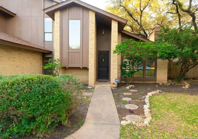 Photo 2 of Sale Pending at 4534 Spotted Oak Woods, San Antonio, TX 78249 | MLS# 1951952 | Listing updated on 2026-04-15