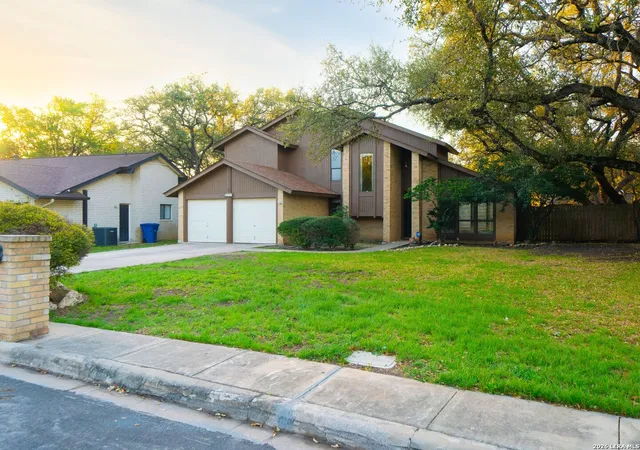 Photo 3 of Sale Pending at 4534 Spotted Oak Woods, San Antonio, TX 78249 | MLS# 1951952 | Listing updated on 2026-04-15