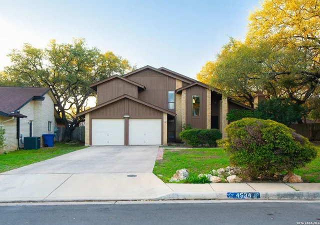 Photo 3 of Sale Pending at 4534 Spotted Oak Woods, San Antonio, TX 78249 | MLS# 1951952 | Listing updated on 2026-04-15