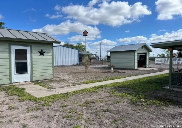 17th image of 104 Jonathan St, Three Rivers, TX 78071 | MLS# 1951958