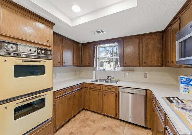 Photo 4 of Sale Pending at 559 Landfall, Conroe, TX 77302 | MLS# 1951964 | Listing updated on 2026-04-20