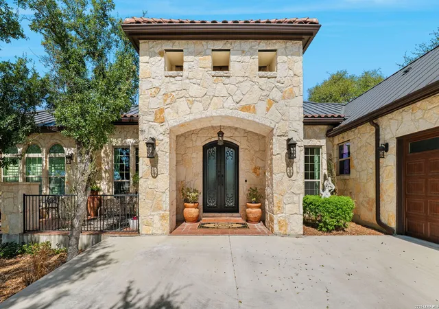Photo 2 of Single family home for sale at 956 Jenny Leigh, Bulverde, TX 78163 | MLS# 1951965 | Listing updated on 2026-08-10