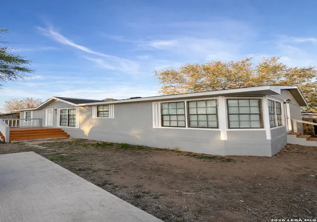 3rd image of 938 Patricia Ann, Poteet, TX 78065 | MLS# 1951983