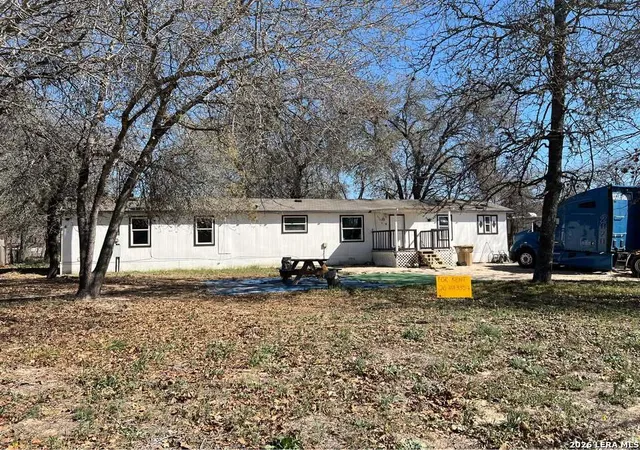 Photo 4 of Manufactured home for sale at 23414 Dragon Rock, Elmendorf, TX 78112 | MLS# 1952005 | Listing updated on 2026-05-13