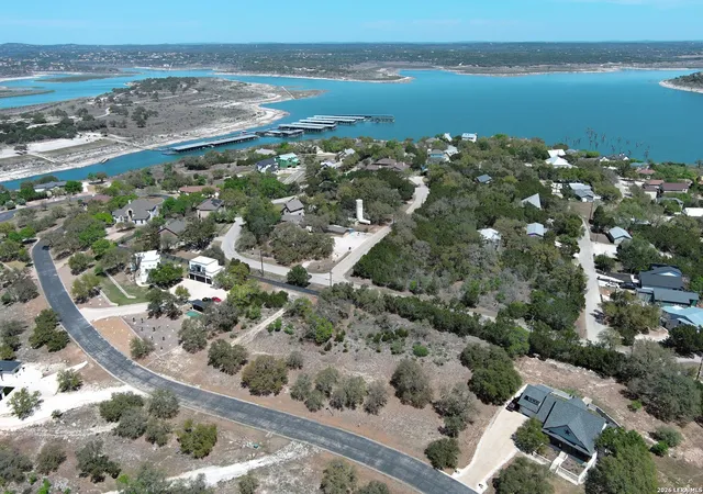 4th image of 1232 Kings Cove, Canyon Lake, TX 78133 | MLS# 1952014