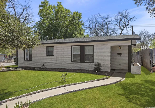 Photo 3 of Sale Pending at 602 Craigmont, San Antonio, TX 78213 | MLS# 1952015 | Listing updated on 2026-05-16