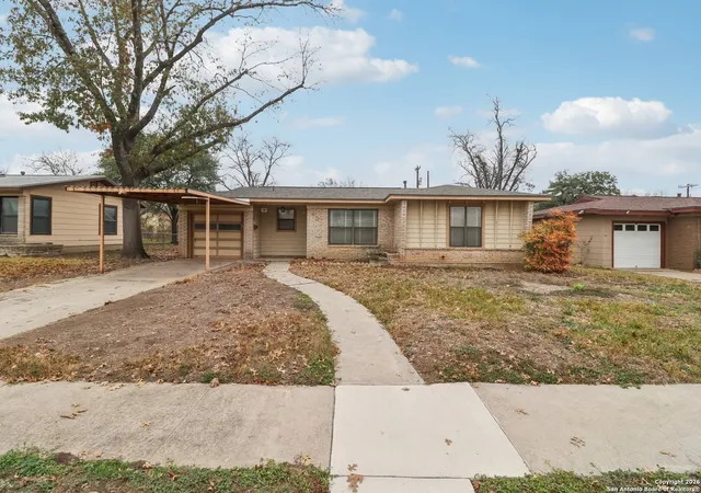 Photo 3 of Sale Pending at 431 Pilgrim, San Antonio, TX 78213 | MLS# 1952024 | Listing updated on 2026-04-29