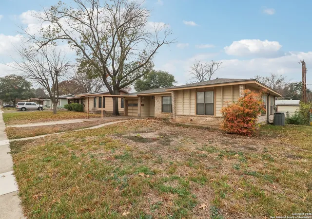 Photo 4 of Sale Pending at 431 Pilgrim, San Antonio, TX 78213 | MLS# 1952024 | Listing updated on 2026-04-29