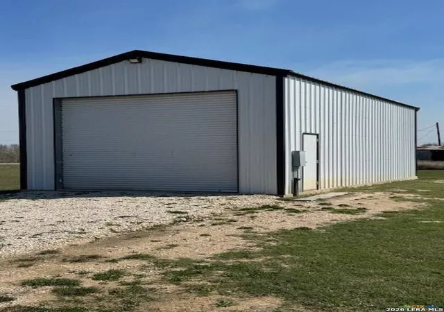 3rd image of 281 County Rd 251, Matagorda, TX 77457 | MLS# 1952049