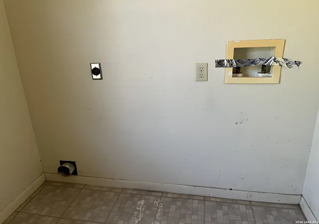 11th image of 400 Capitan, Uvalde, TX 78801 | MLS# 1952104
