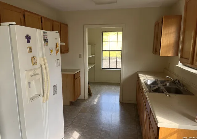 3rd image of 400 Capitan, Uvalde, TX 78801 | MLS# 1952104