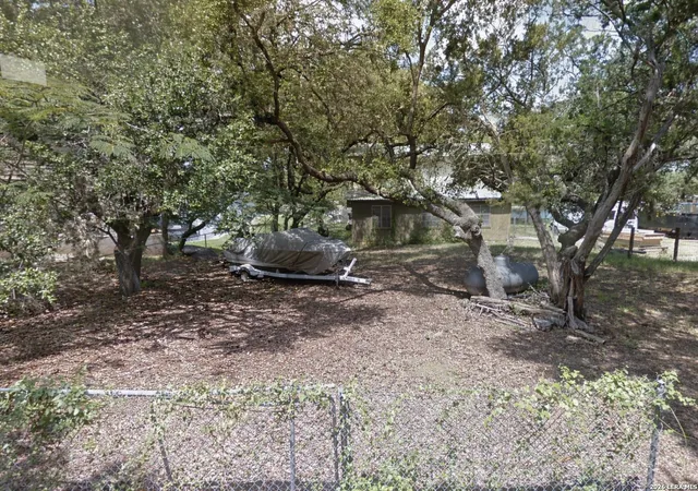 4th image of 313 Watkins Pt, Kingsland, TX 78639 | MLS# 1952115