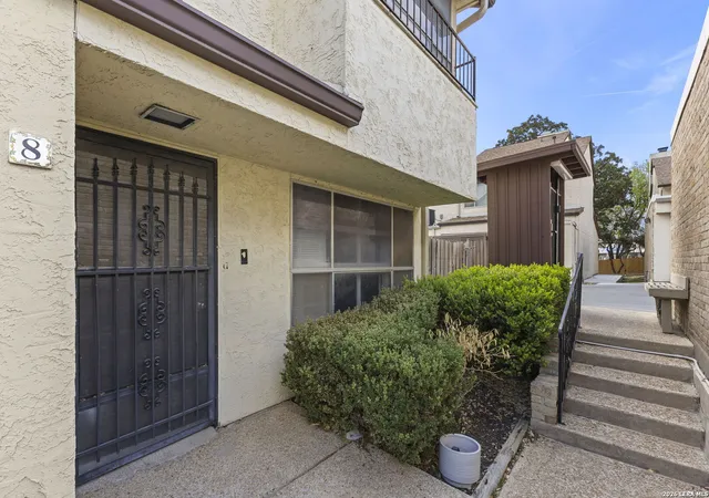 4th image of 7123 Thrush View #8, San Antonio, TX 78209 | MLS# 1952229