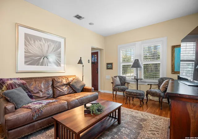 4th image of 231 Corona, Alamo Heights, TX 78209 | MLS# 1952236