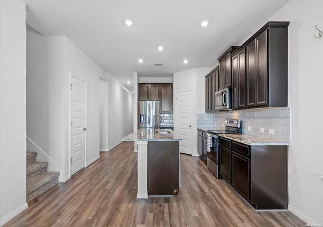 4th image of 724 Clara, New Braunfels, TX 78130 | MLS# 1952274