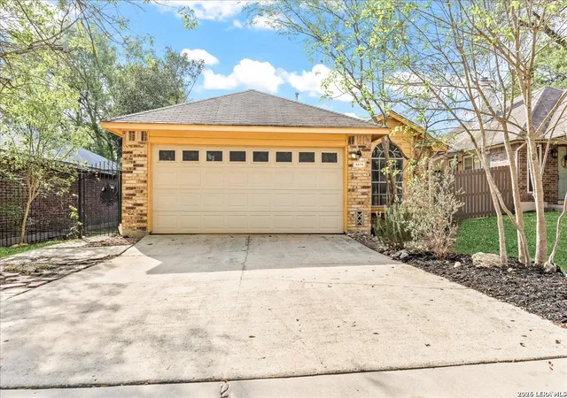 Photo 4 of Sale Pending at 5874 Spring Cabin, San Antonio, TX 78247 | MLS# 1952285 | Listing updated on 2026-04-09