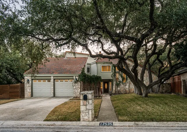 Photo 3 of Sale Pending at 12535 Elm Manor, San Antonio, TX 78230 | MLS# 1952290 | Listing updated on 2026-05-06