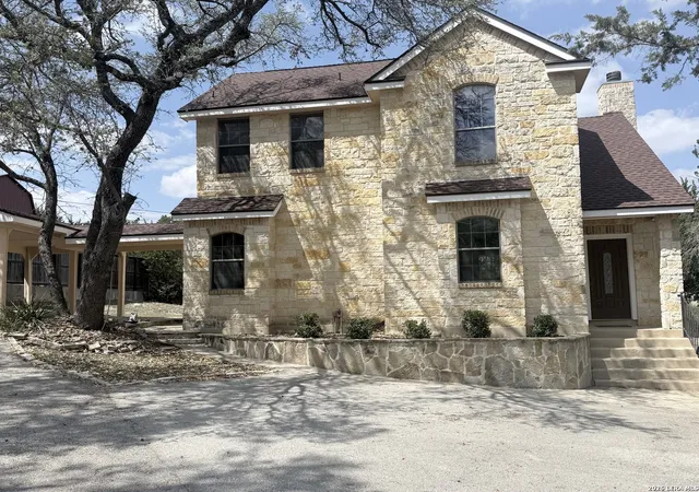 Photo 2 of Single family home for sale at 146 Creekview, Canyon Lake, TX 78133 | MLS# 1952293 | Listing updated on 2026-09-05