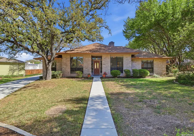 Photo 1 of Sale Pending at 220 Lundblade Ln, Castle Hills, TX 78213 | MLS# 1952301 | Listing updated on 2026-04-02