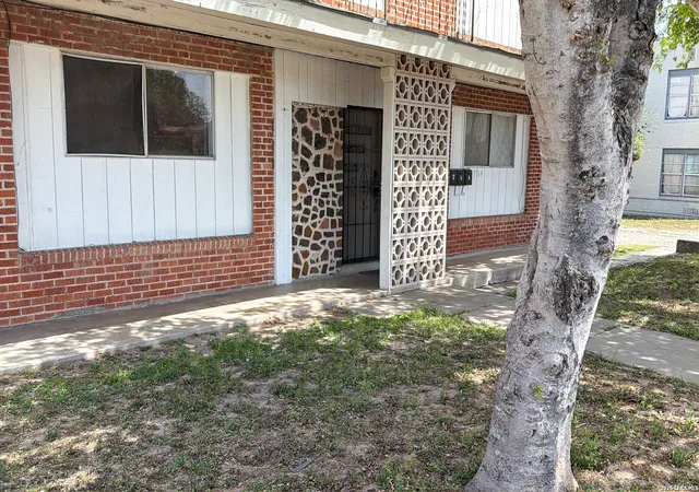 Photo 2 of Multi family home for sale at 704 N Washington St, Beeville, TX 78102 | MLS# 1952388 | Listing updated on 2026-05-16