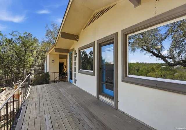 Photo 4 of Sale Pending at 1268 Lakeside, Canyon Lake, TX 78133 | MLS# 1952399 | Listing updated on 2026-09-14