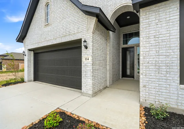 Photo 4 of Sale Pending at 114 Cherrybark Oak, San Antonio, TX 78009 | MLS# 1952405 | Listing updated on 2026-05-18