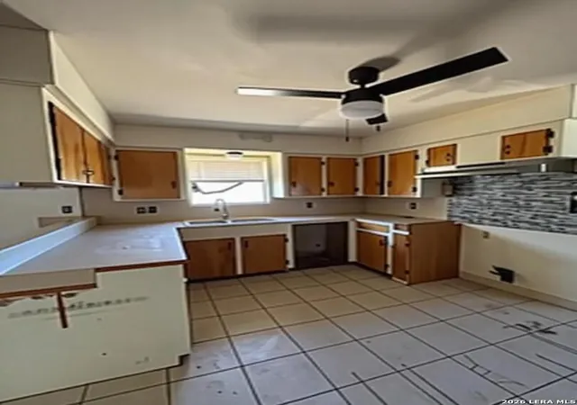 5th image of 1946 9Th, Hempstead, TX 77445 | MLS# 1952415