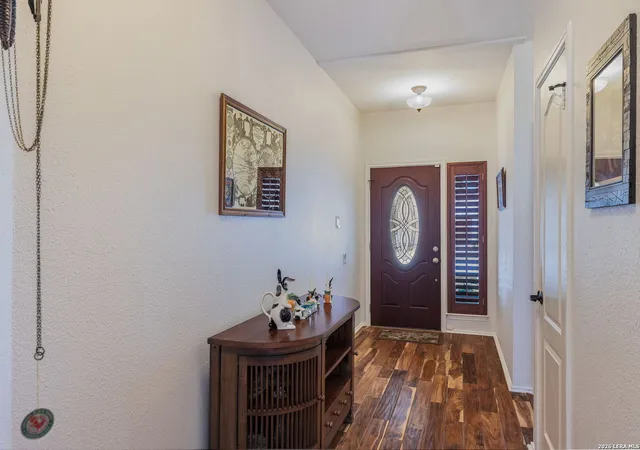 Photo 4 of Sale Pending at 229 Notch Leaf, Cibolo, TX 78108 | MLS# 1952427 | Listing updated on 2026-04-14